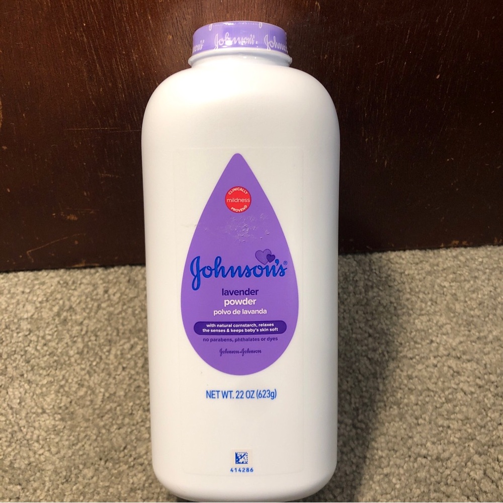 Johnson’s Lavender Powder Baby Powder Relaxing w/ Cornstarch, 22oz